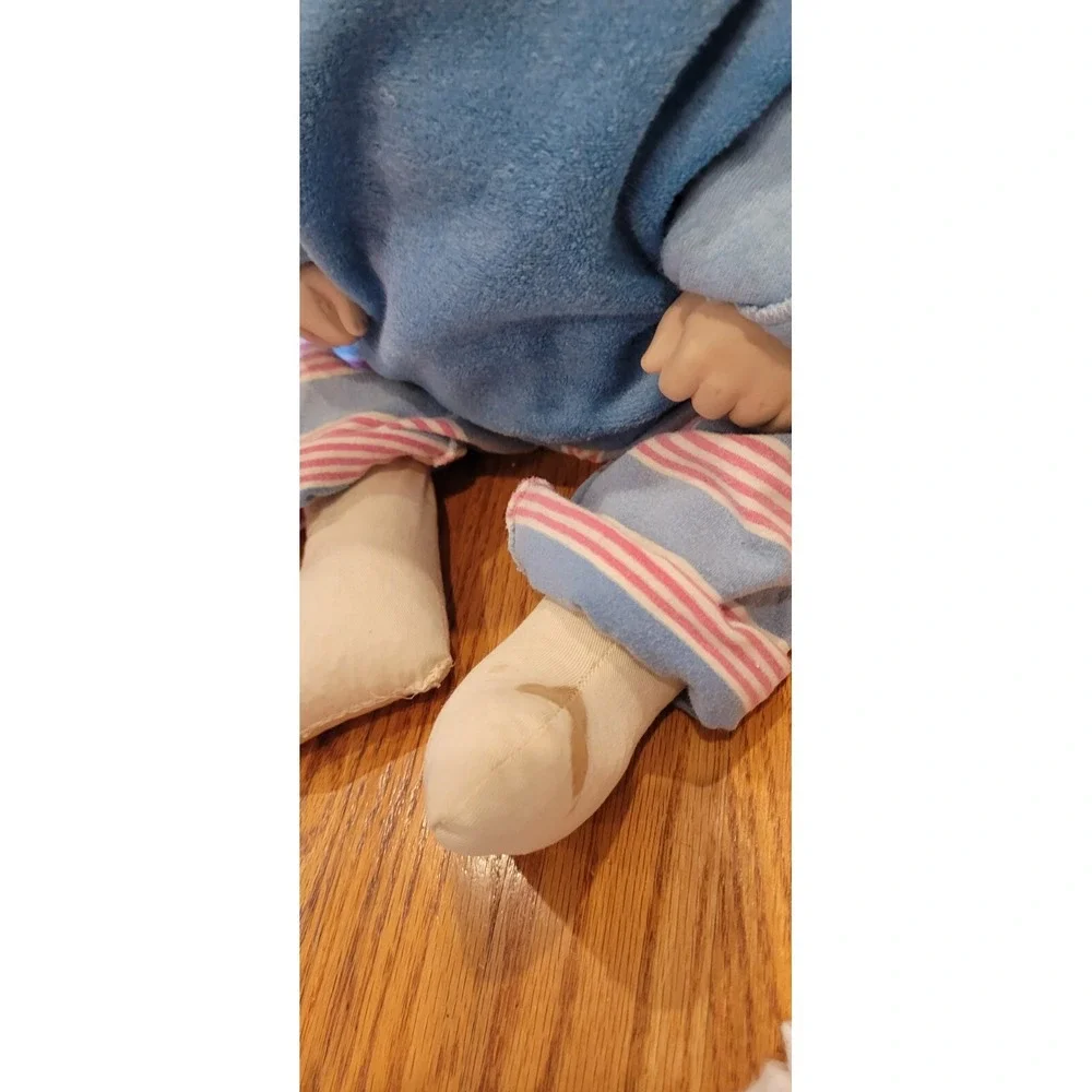 Large Bulk Lot Vintage Mixed Doll Clothes‎ with 20